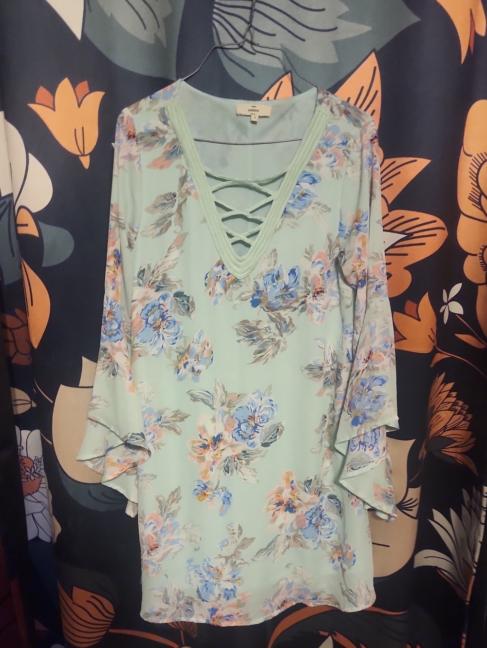 entro Mint Floral Lace-Up V-Neck Tunic
